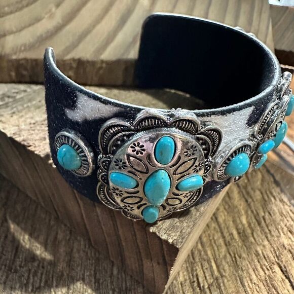 Western Concho Cowhide Hair Cuff Stylish Accessory for‎ Unique Fashion - Picture 3 of 7